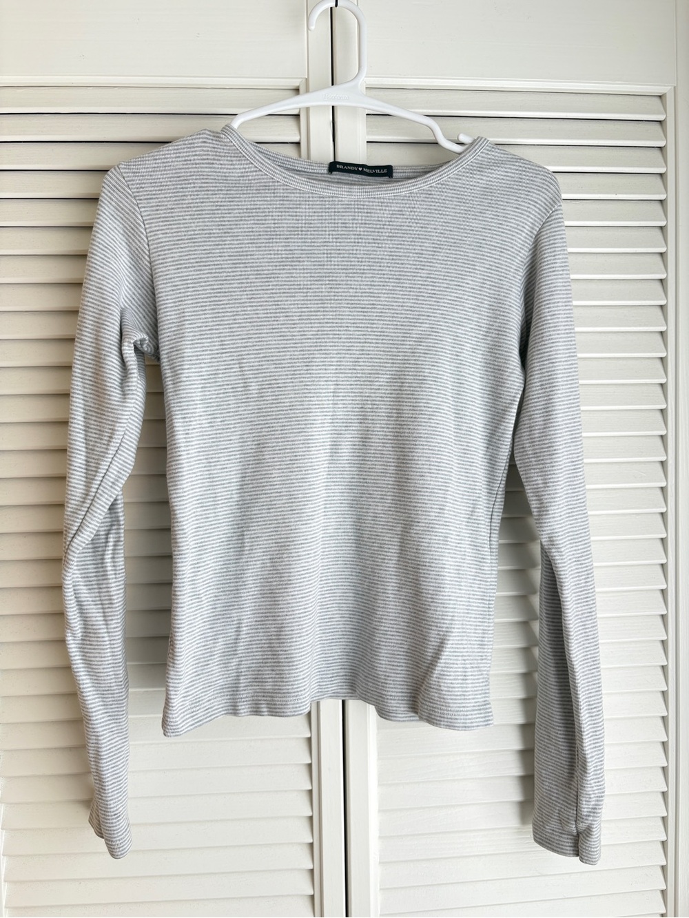 Brandy Melville Women's Gray Striped Long-Sleeve Crewneck Top